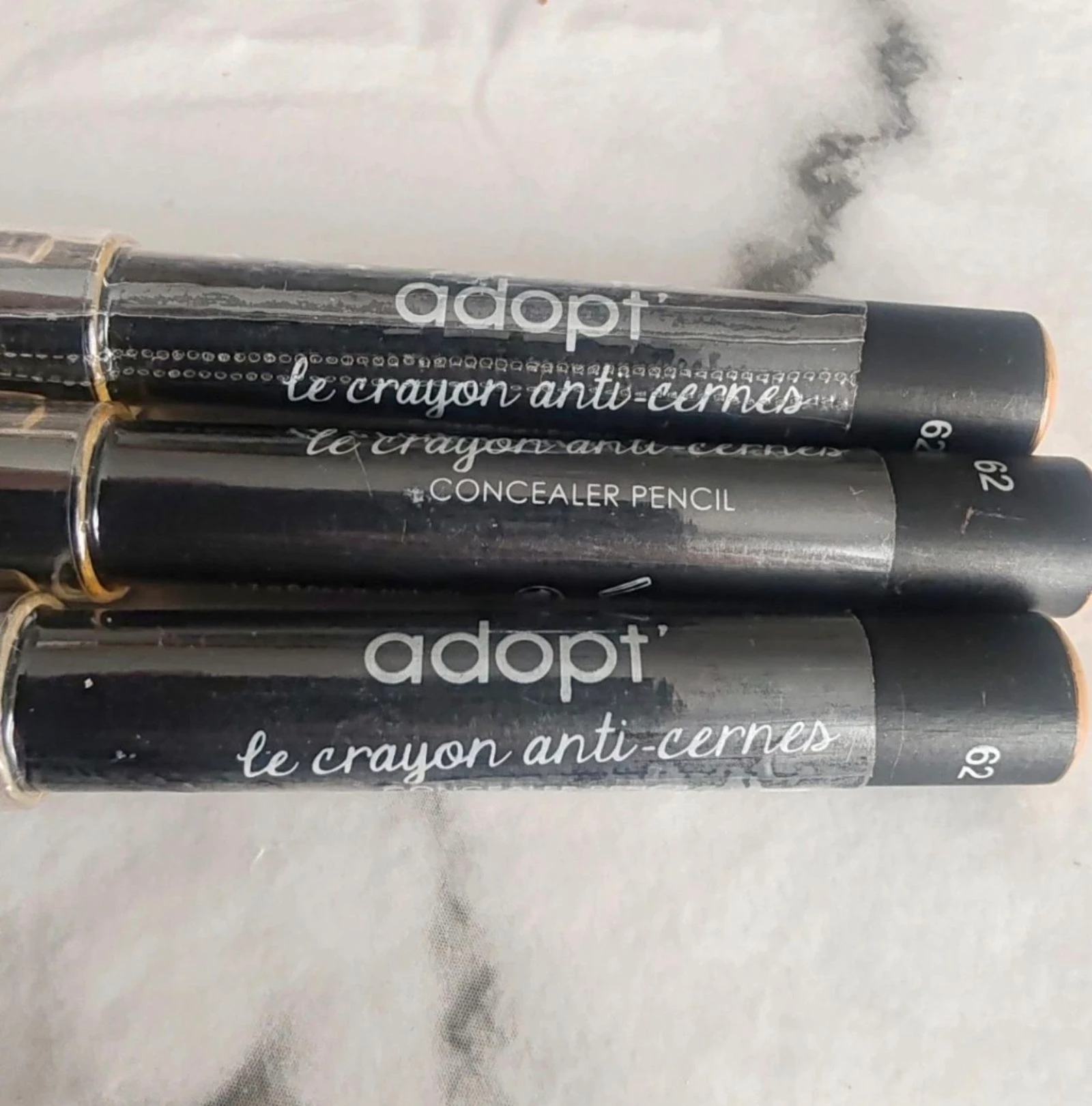 3 crayons anti cernes  – photo 2